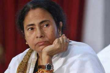 সুচিত্রাকে দেখতে হাসপাতালে মমতা